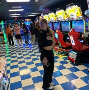 Meet your Posher, Edelys